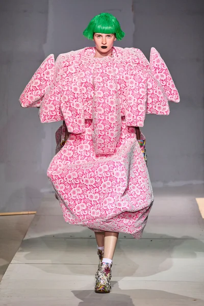 Look 11